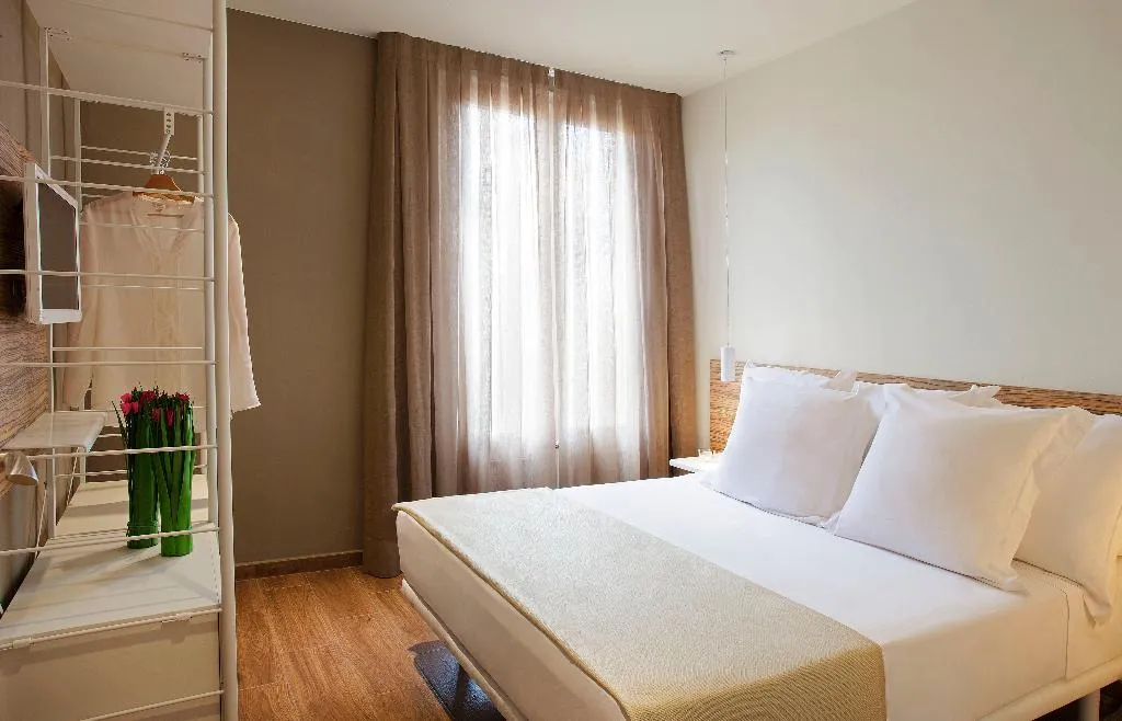 APARTMENT EXECUTIVE Room, Barcelona Apartment Mila, Barcelona