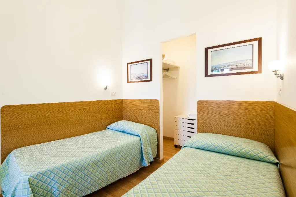APARTMENT TWO BEDROOMS Room, Corso Italia Suites, Naples