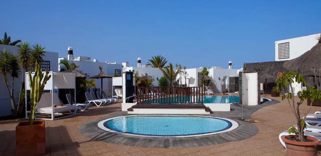 Pool, Apartamentos LIVVO Coloradamar, Lanzarote
