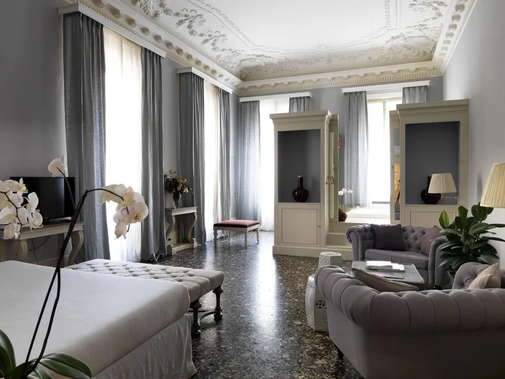 JUNIOR SUITE KING SIZE BED Room, Palazzo Di Camugliano, Florence
