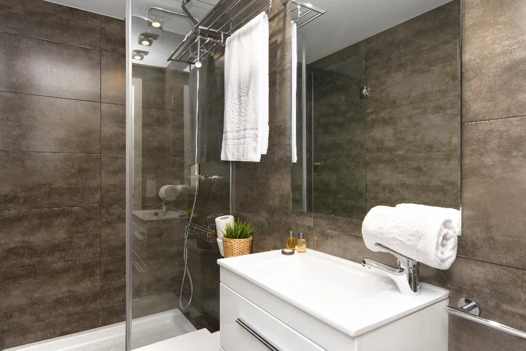 APARTMENT TWO BEDROOMS Room, Mercedes Heritage Apartments, Barcelona