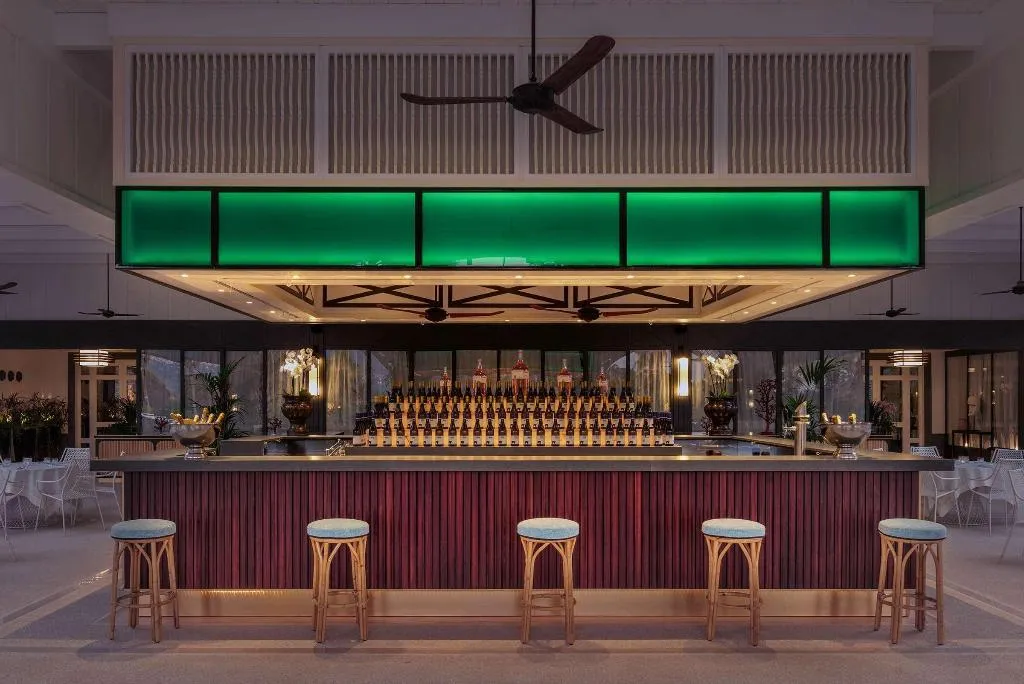 Bar, Savoy Beach, Naples