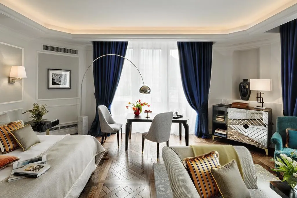 JUNIOR SUITE LAKE VIEW Room, Palazzo Venezia, Milan