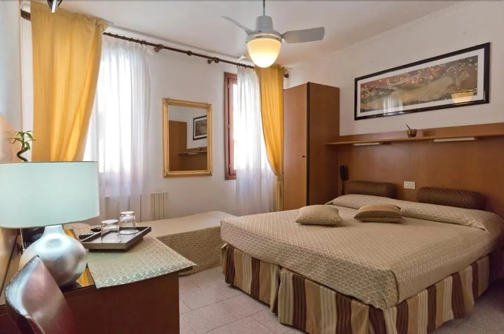 Room, Albergo Marin, Venice
