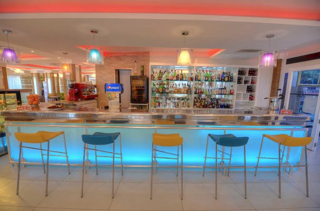 Bar, Alexandra Hotel, Malta