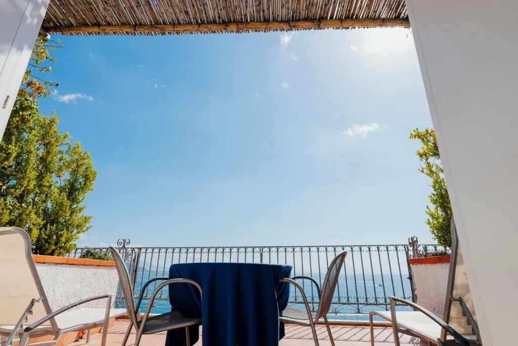 DOUBLE SUPERIOR Room, Hotel Cetus, Naples