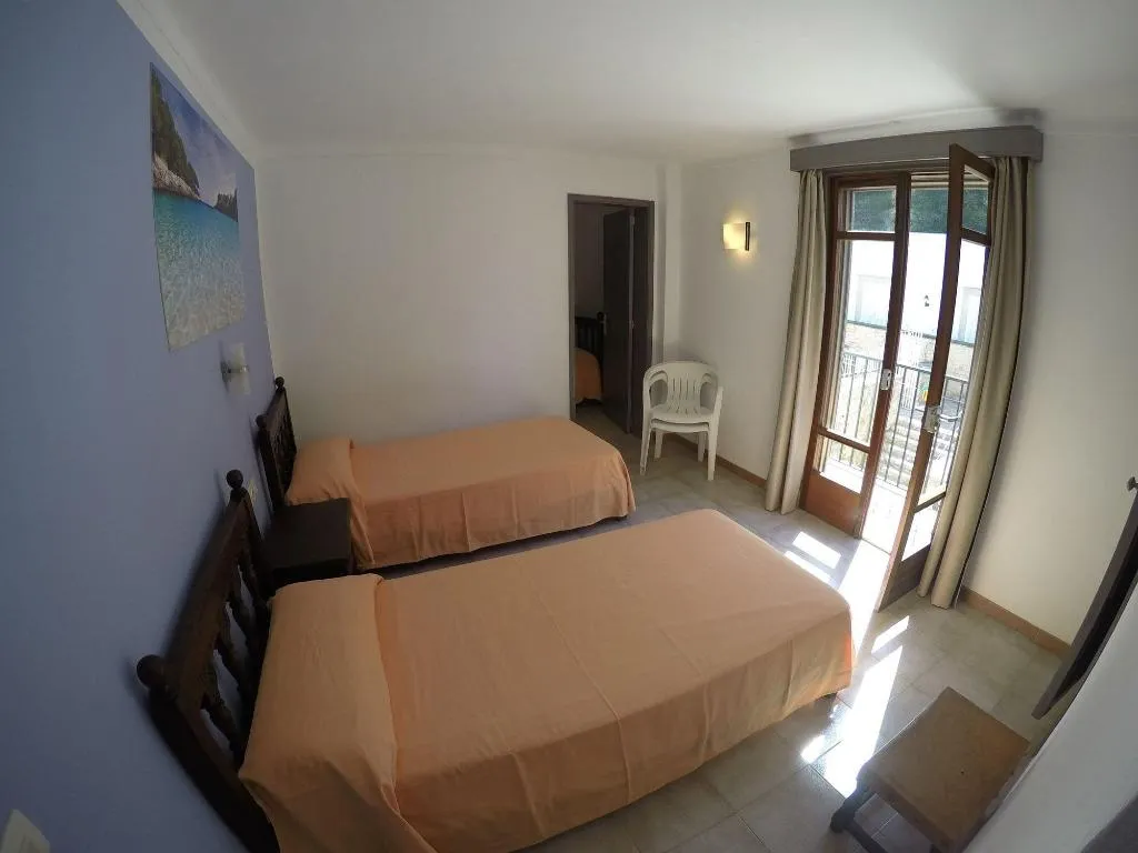 Room, Hostal Playa Cala Santanya, Majorca