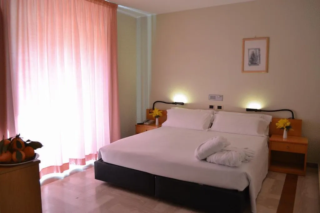 Room, Pomara, Catania