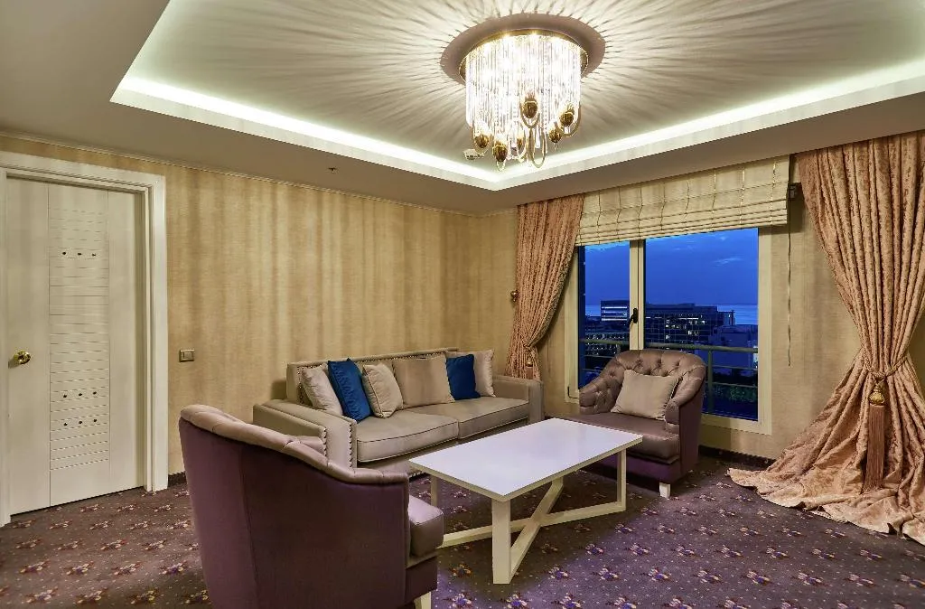 SUITE Presidential Room, DoubleTree By Hilton Izmir Alsancak, Izmir