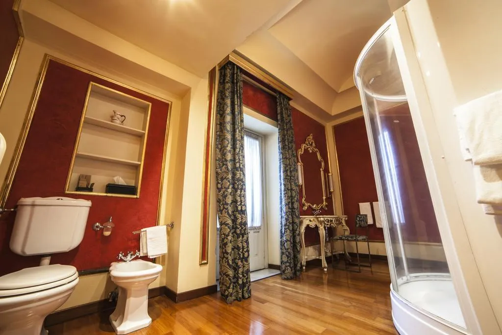DOUBLE DELUXE WITH JACUZZI Room, Hotel Royal, Catania