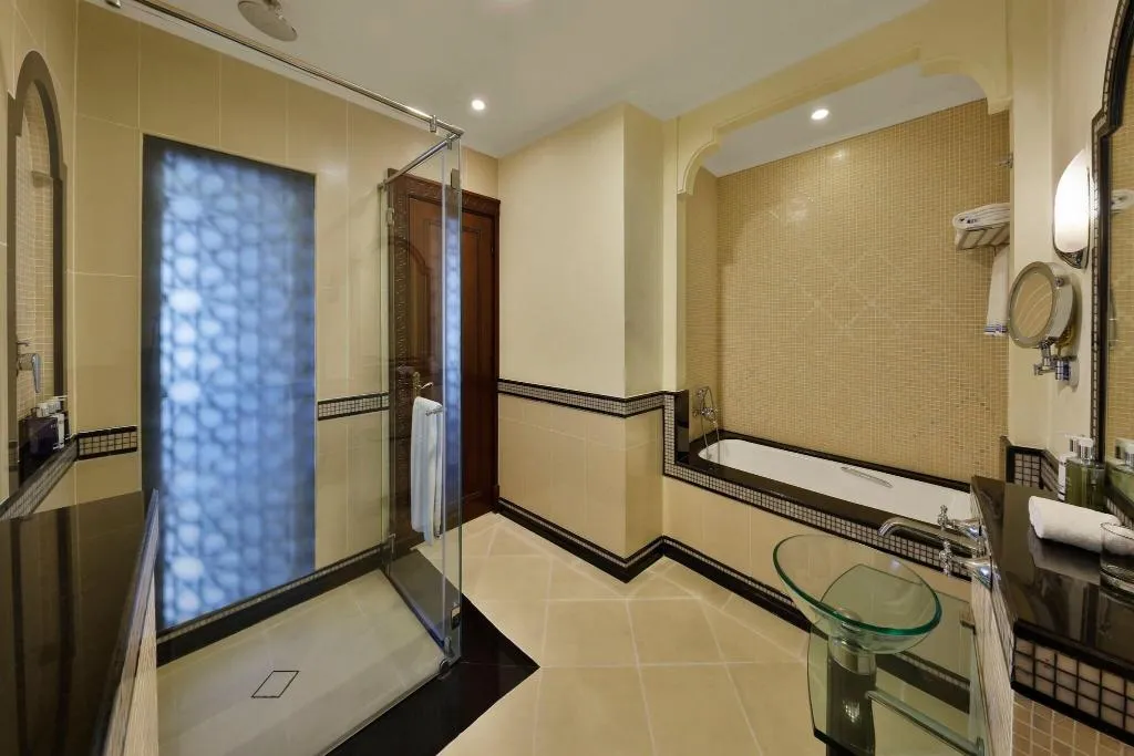 Room, Habtoor Grand Resort, Autograph Collection, Dubai