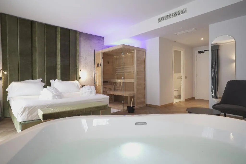 JUNIOR SUITE GRAND DELUXE Room, Palazzo Santo Spirito, Milan