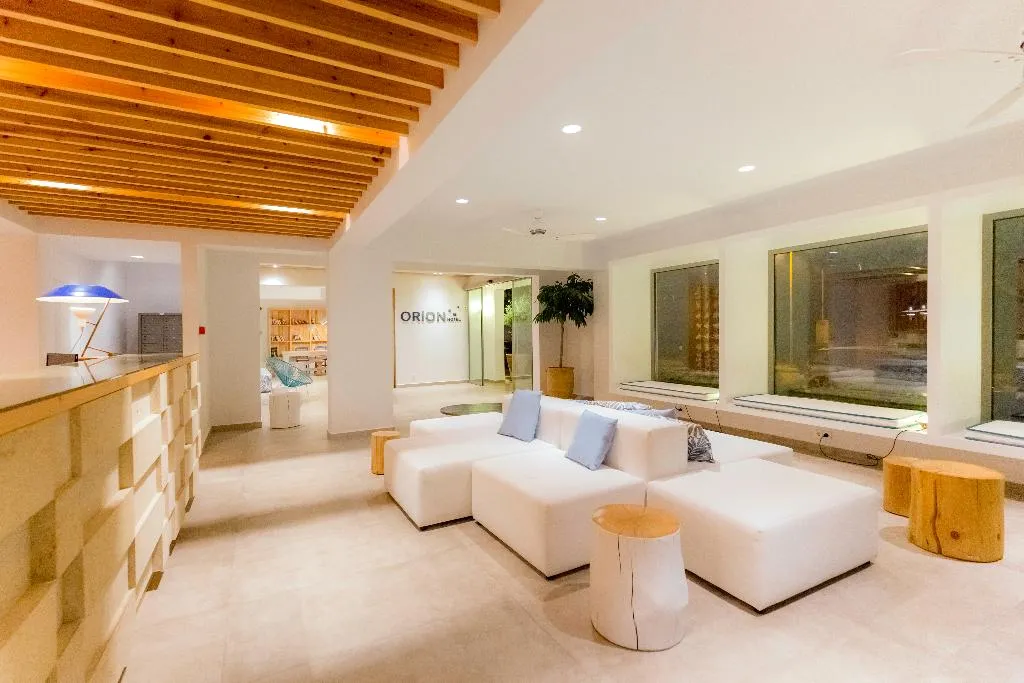 Lobby, Orion, Rhodes