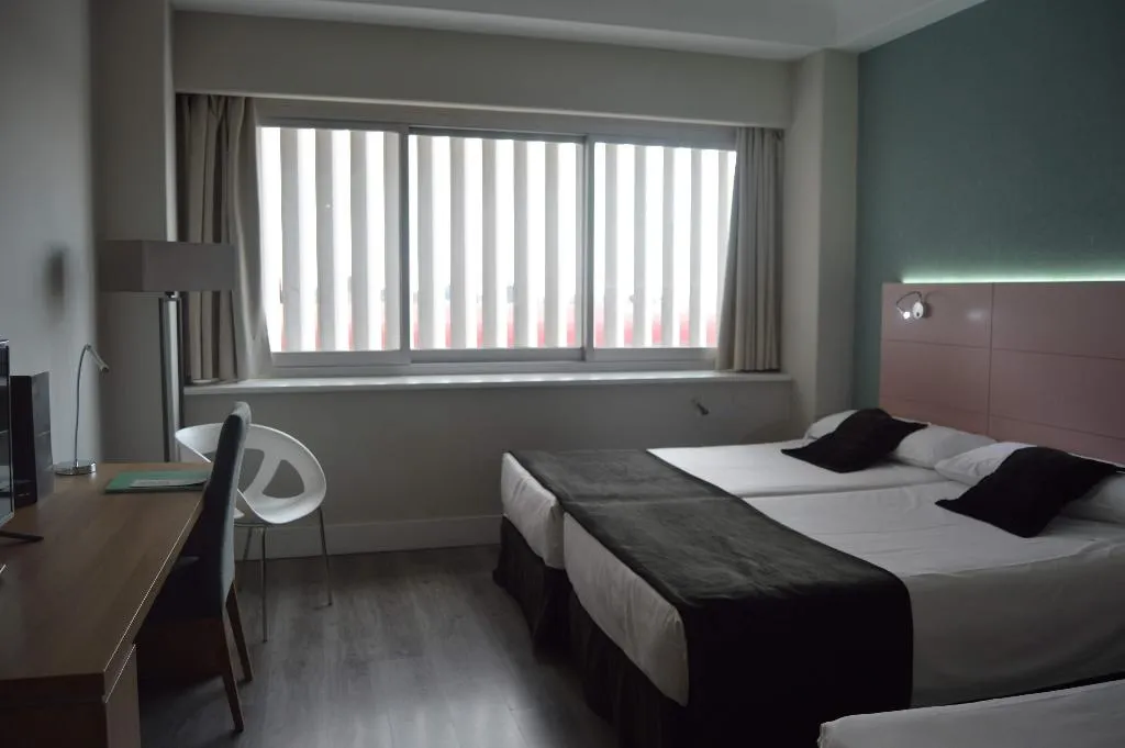TRIPLE STANDARD Room, Hotel Chamartin the One, Madrid