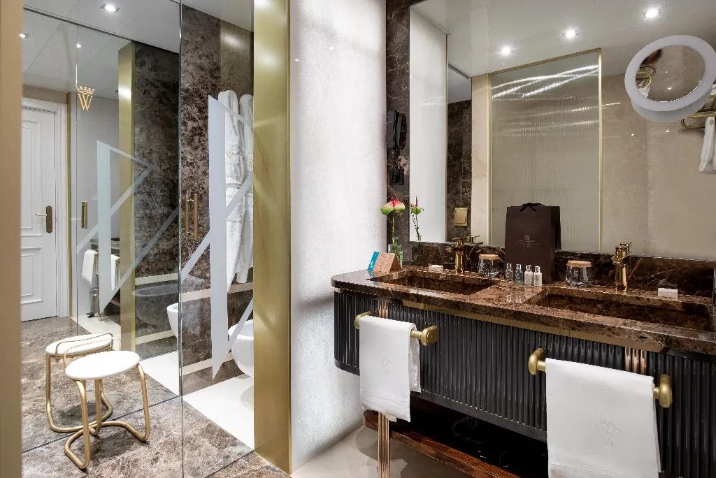 Double or Twin SUPERIOR Room, Wellington Hotel & Spa Madrid, Madrid