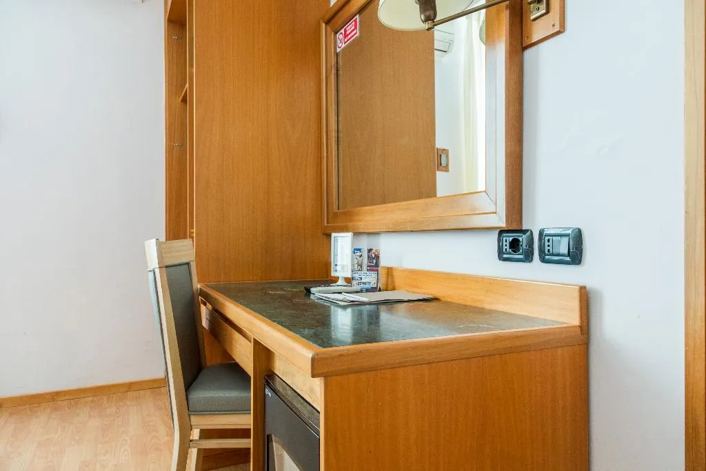 TRIPLE STANDARD Room, Giolli Nazionale, Rome