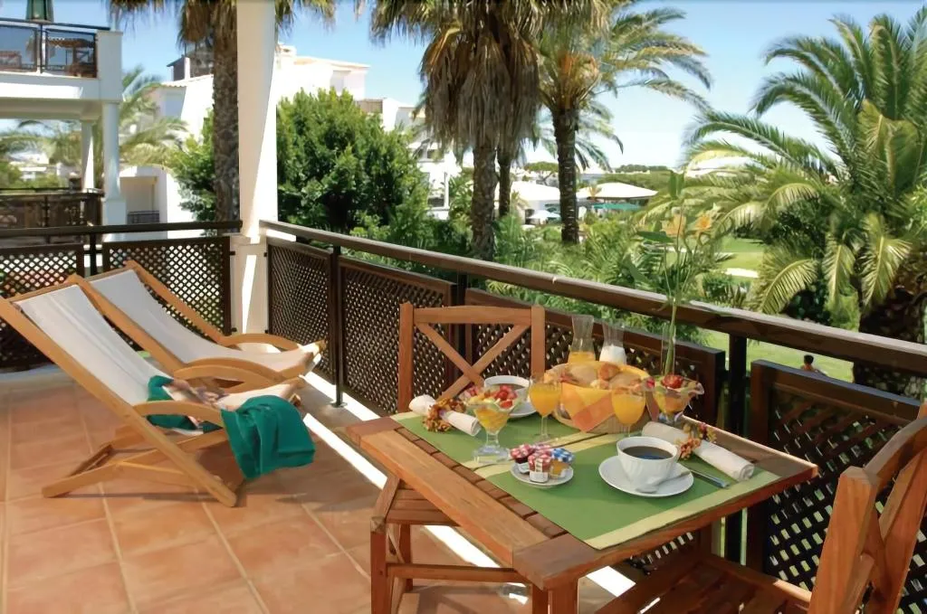 Room, Pine Cliffs Village & Golf Suites, Algarve