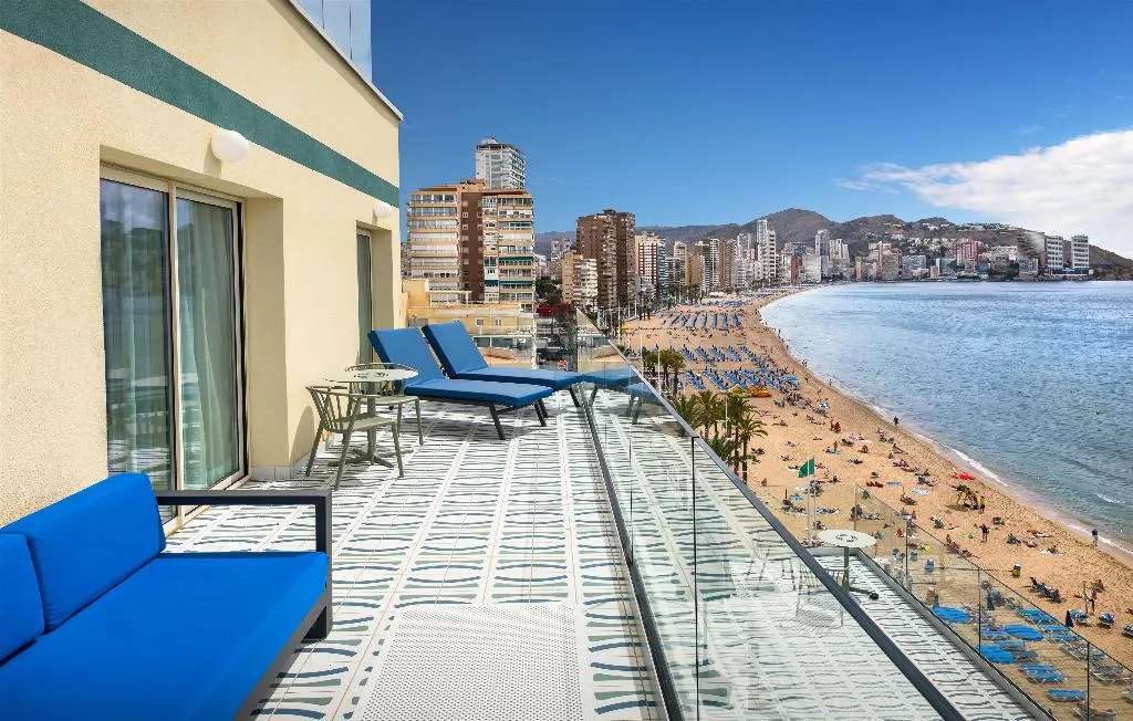 Double or Twin DELUXE SEA FRONT Room, Barcelo Benidorm Beach - Adults Recommended, Costa Blanca