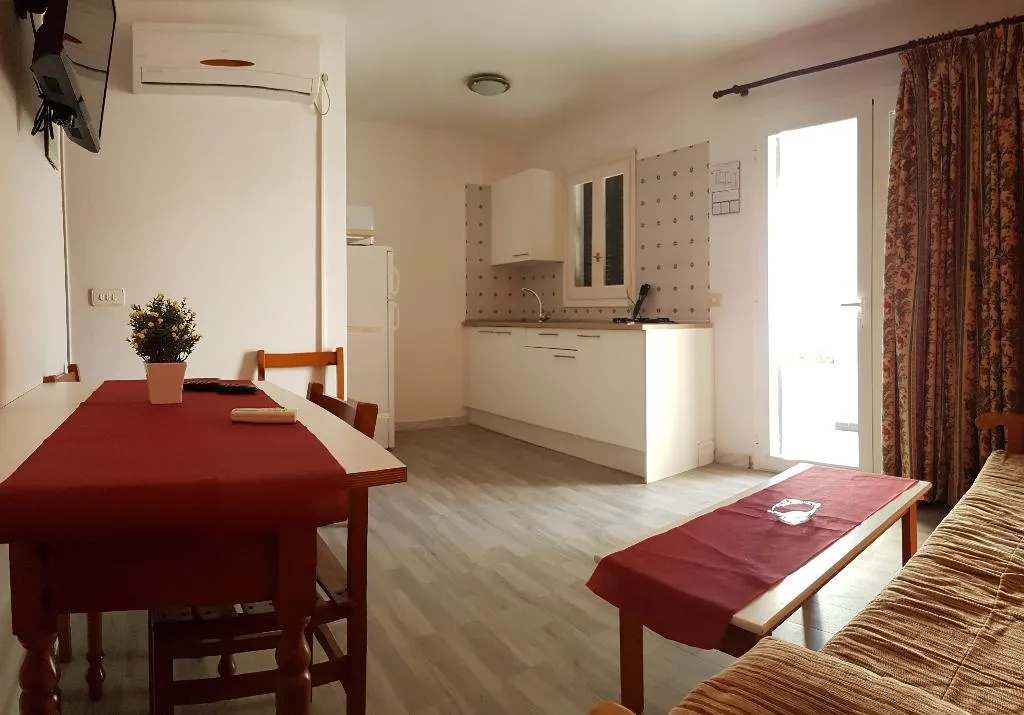 APARTMENT TWO BEDROOMS WITH AIR CONDITIONING Room, California I&II, Menorca