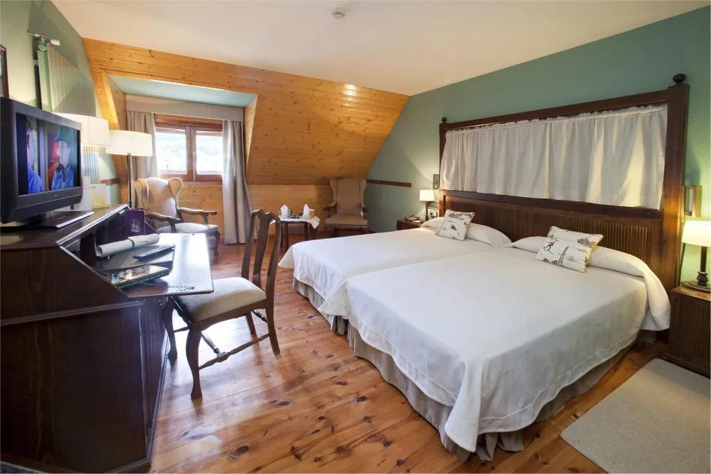 DOUBLE STANDARD Room, Parador de Arties, Costa Brava