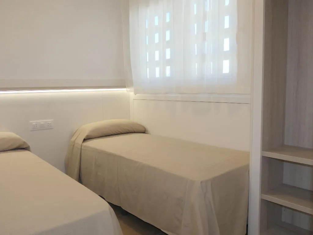 APARTMENT CAPACITY 6 TWO BEDROOMS Room, Murillo Apartamentos, Costa Dorada