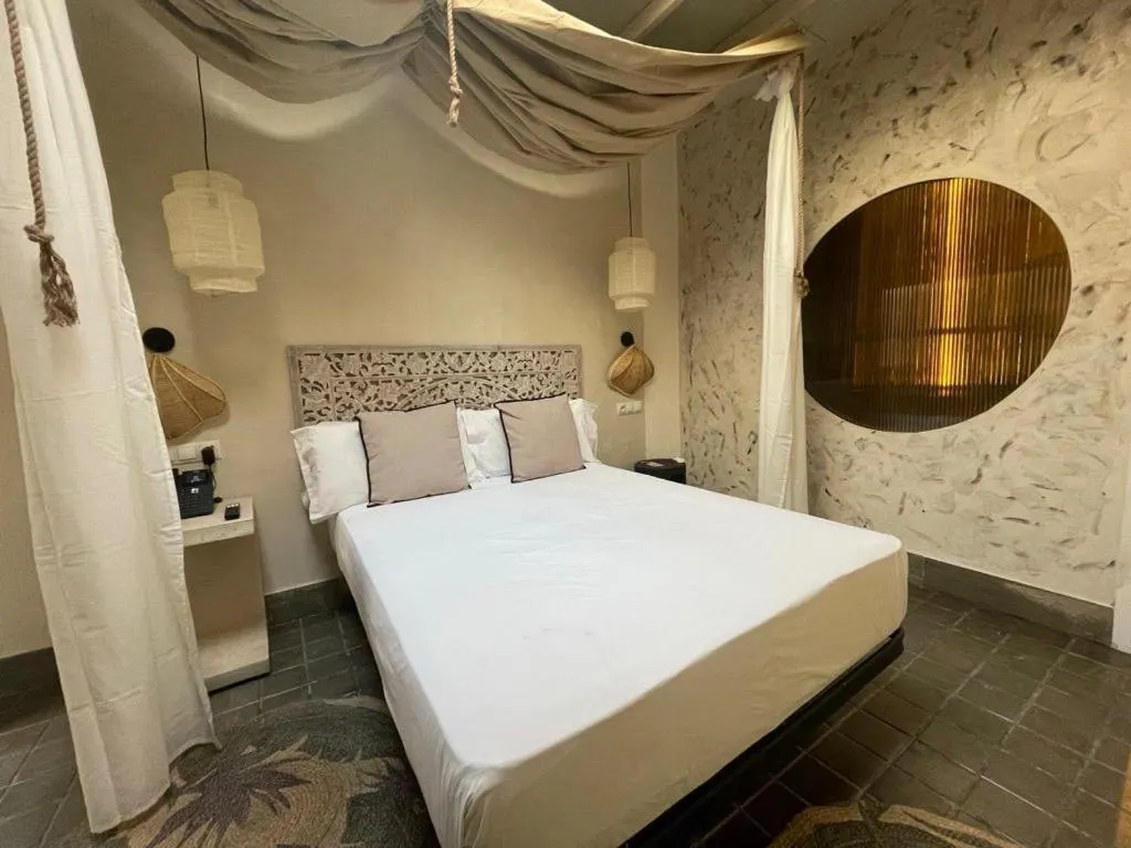 Double or Twin CLASSIC Room, Life Gran Via - Tropical Garden, Madrid