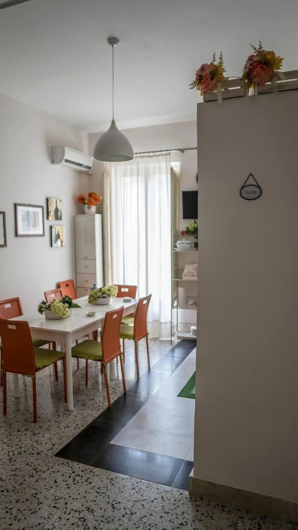 Room, Sikelia, Catania