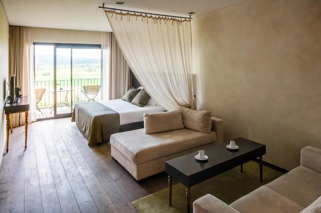 SUITE GARDEN VIEW Room, Hotel Castell D'Emporda, Barcelona