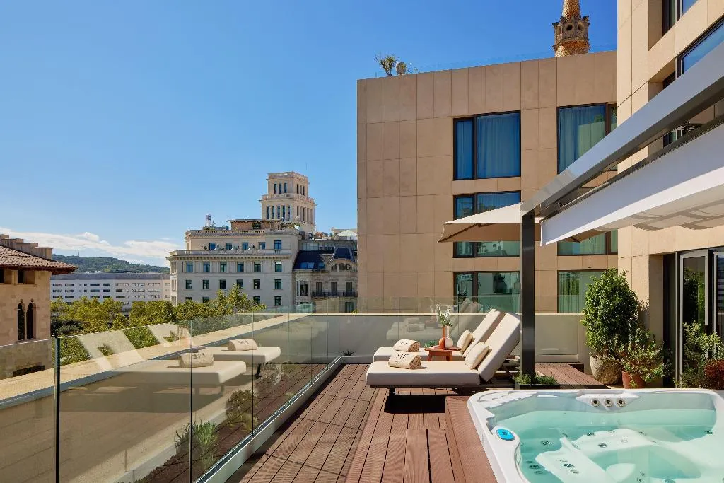 SUITE CITY VIEW TWO BEDROOMS Room, ME Barcelona, Barcelona