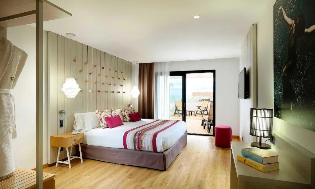 Double or Twin WITH JACUZZI Room, Grand Palladium White Island Resort & Spa, Ibiza
