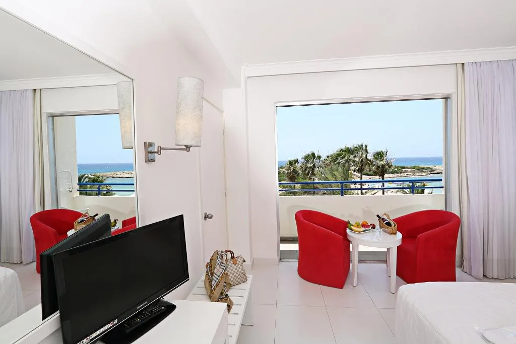 TWIN SIDE SEA VIEW Room, The Dome Beach Hotel & Resort, Cyprus