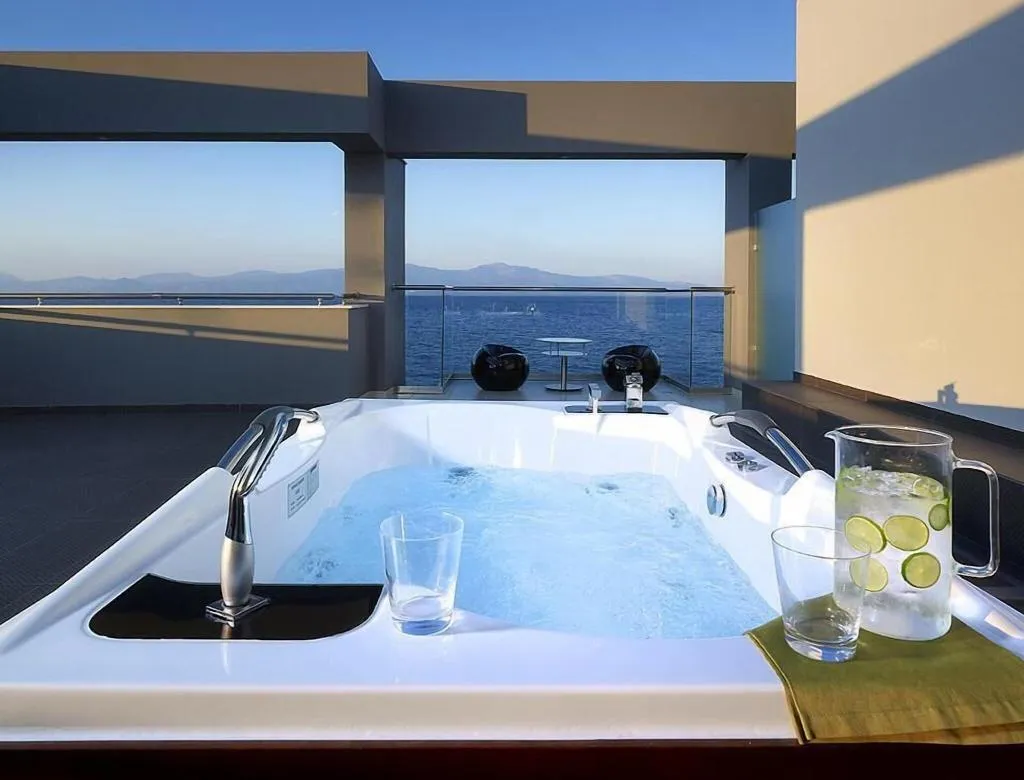 Pool, Arion Hotel, Athens