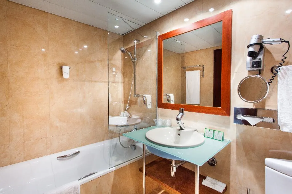 SINGLE STANDARD Room, Holiday Inn Lisbon Continental, Lisbon