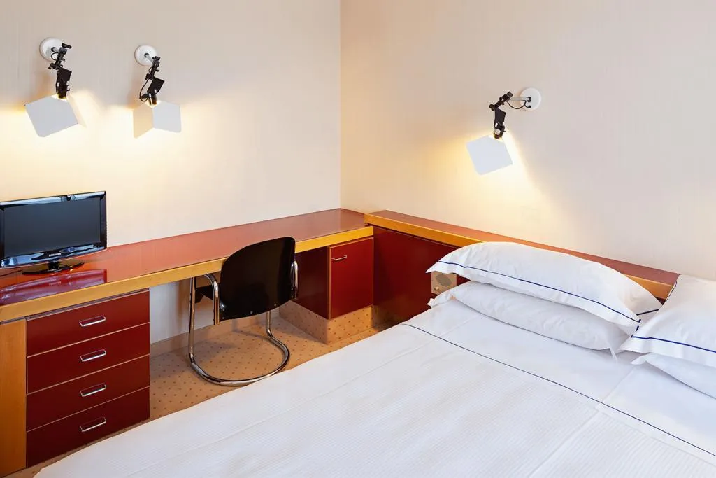Room, Excel Milano 3, Milan