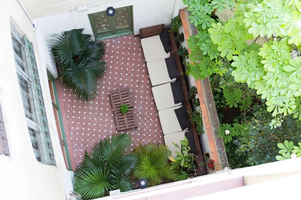 Terrace, Rodamon Barcelona Hostel, Barcelona