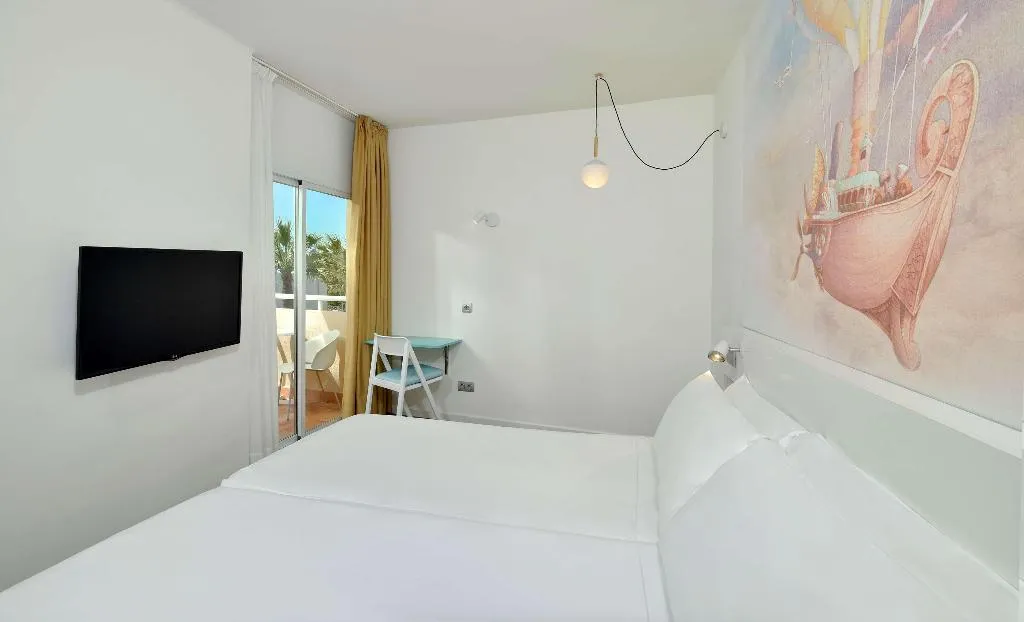 Room, Sol Katmandu Park & Resort, Majorca