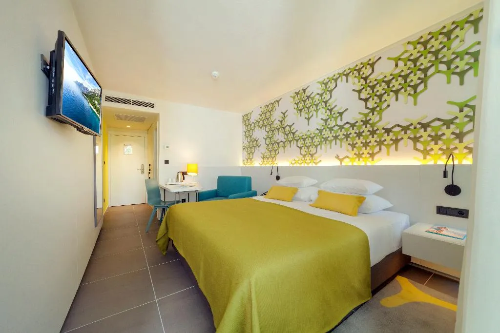 DOUBLE WITH BALCONY Room, Bluesun Mala Berulia, Split