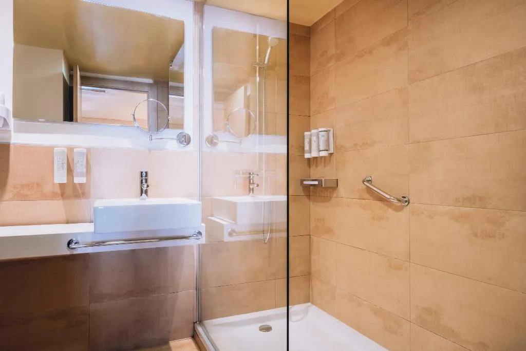 FAMILY ROOM POOL VIEW Room, Iberostar Waves Pinos Park, Majorca