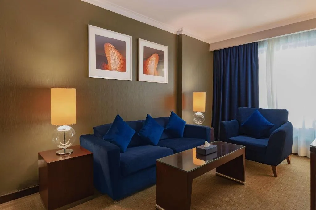SUITE EXECUTIVE KING BED Room, Radisson Blu Cairo Heliopolis, Cairo