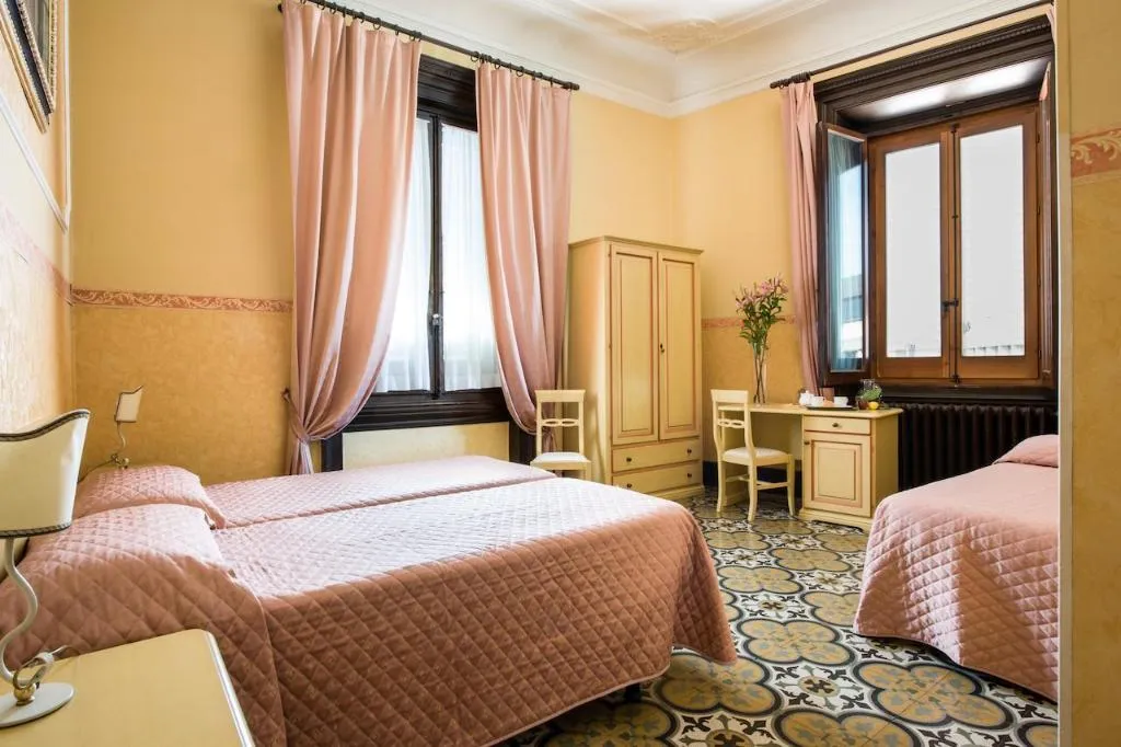 Room, Fiorita, Florence