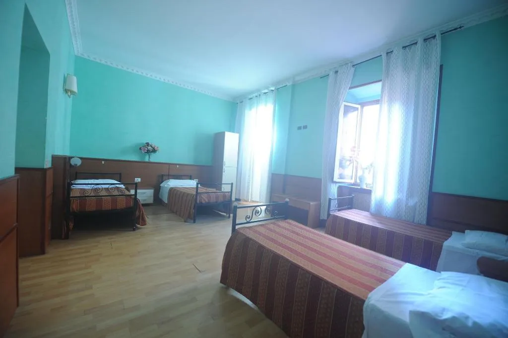 Room, Hostel Beauty, Naples