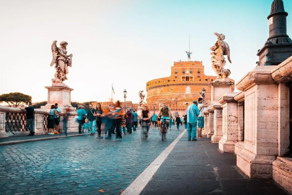 Sports and Entertainment, Angelica, Naples