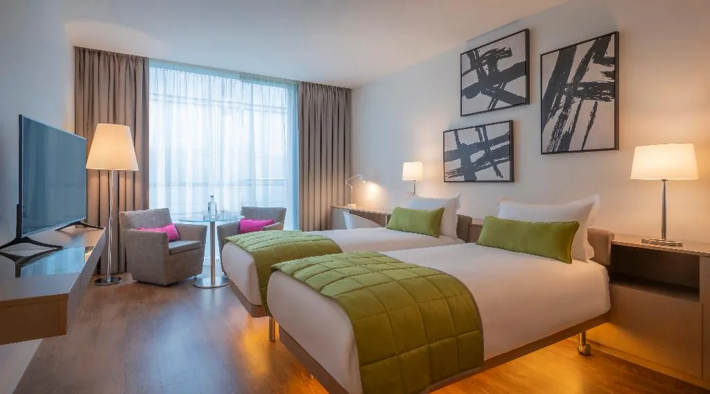 TWIN SUPERIOR Room, The Gibson, Dublin