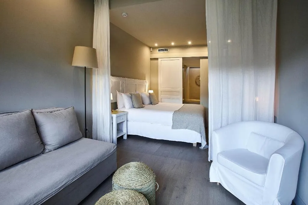 SUITE GARDEN VIEW Room, Hotel Mas Salagros EcoResort & Aire Ancient Baths, Barcelona