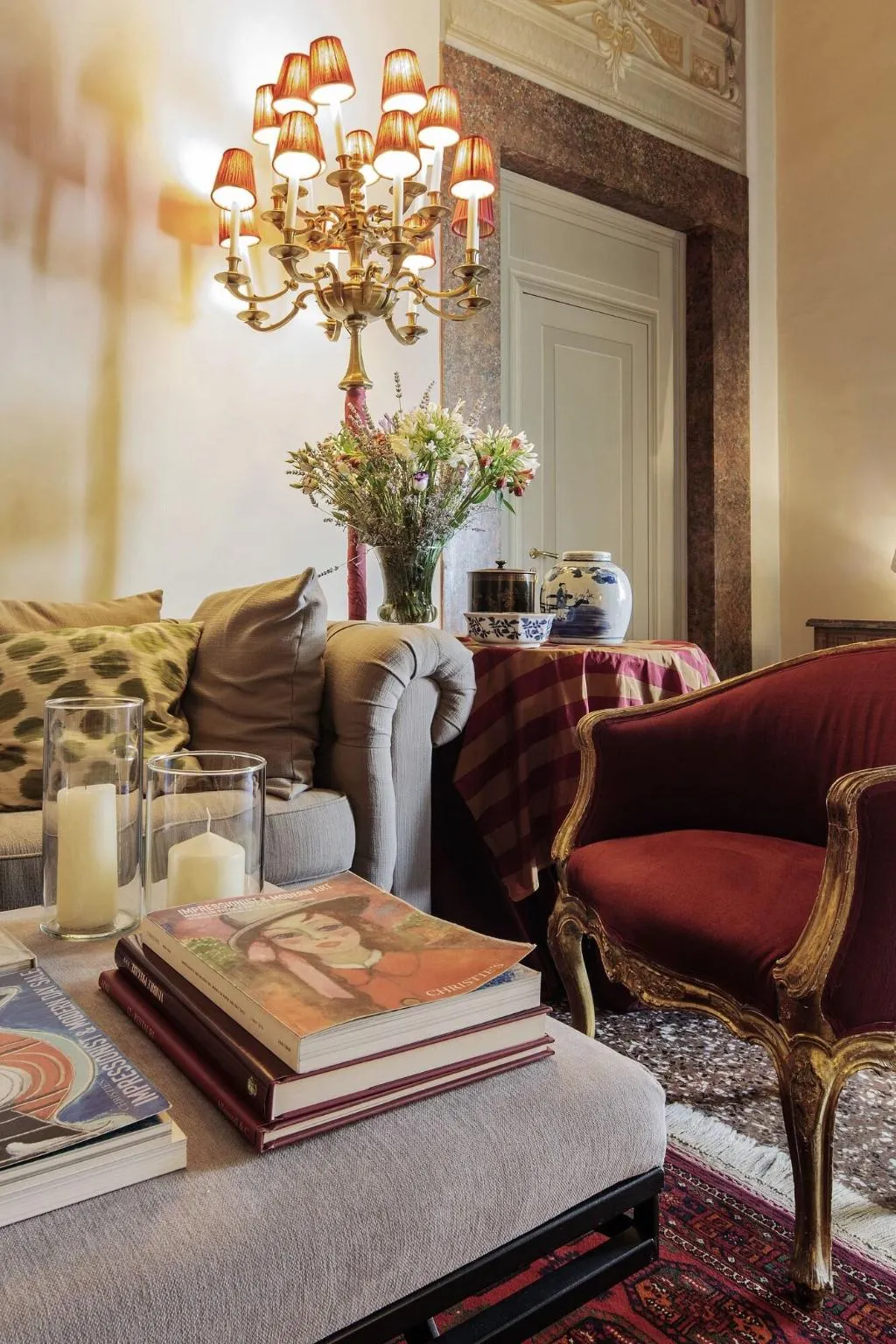 Lobby, Palazzo Di Camugliano, Florence