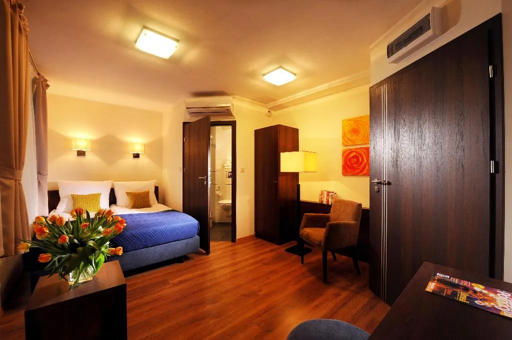 Room, Armon Residence, Krakow