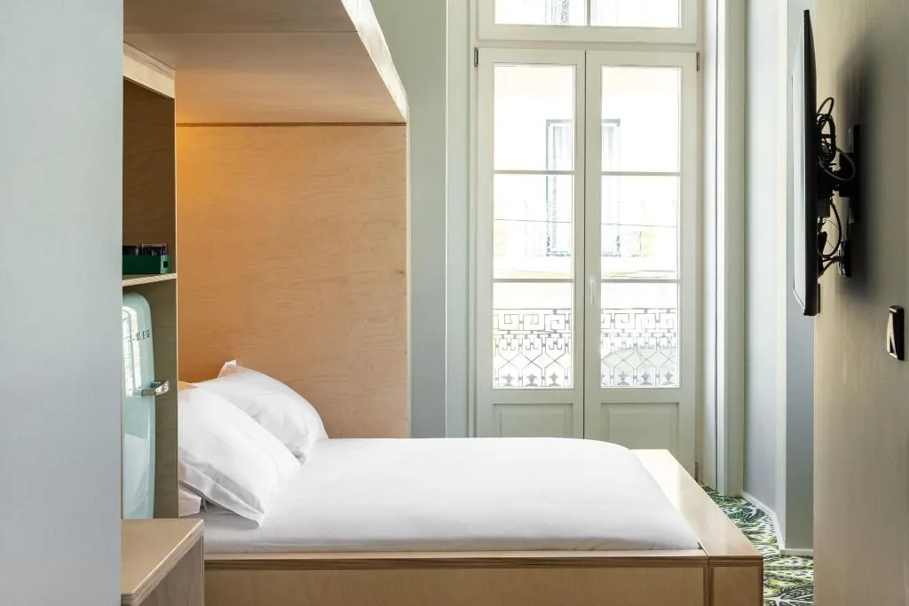 Room, Independente Bica, Lisbon