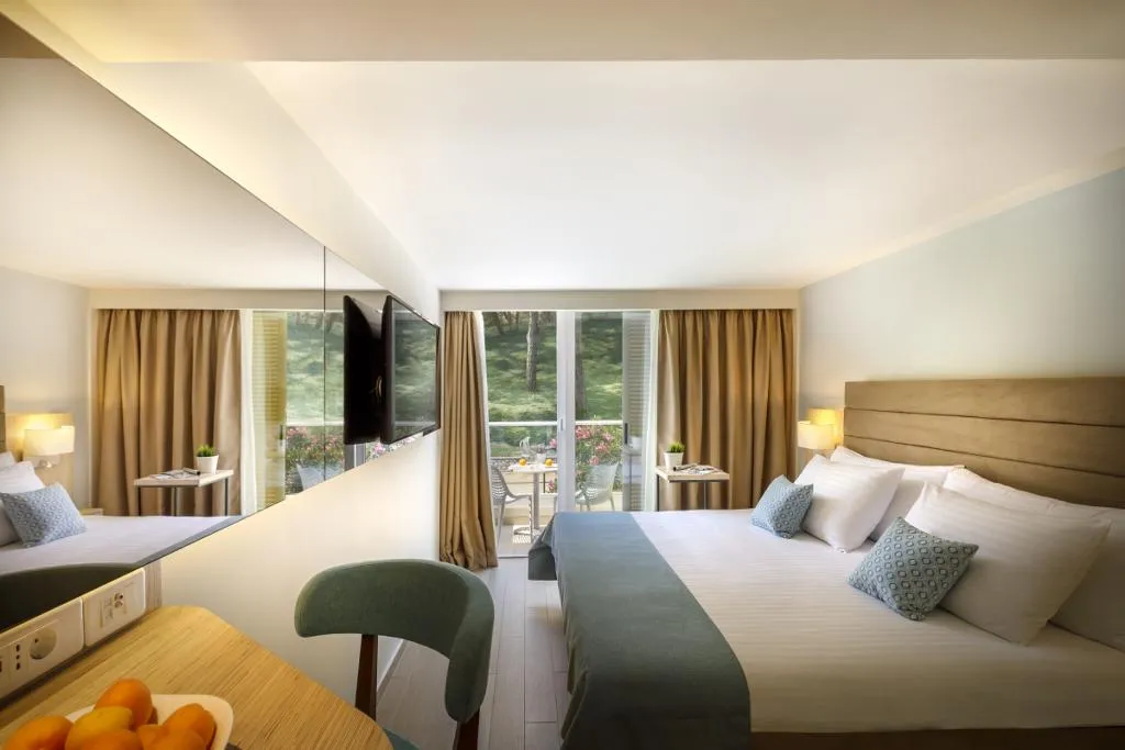 DOUBLE SUPERIOR WITH BALCONY Room, Girandella Resort, Valamar Collection - Adults, Istria