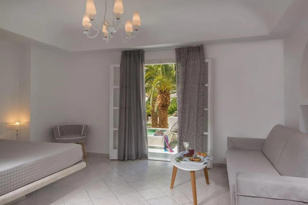 JUNIOR SUITE QUEEN SIZE BED Room, Hermes, Santorini