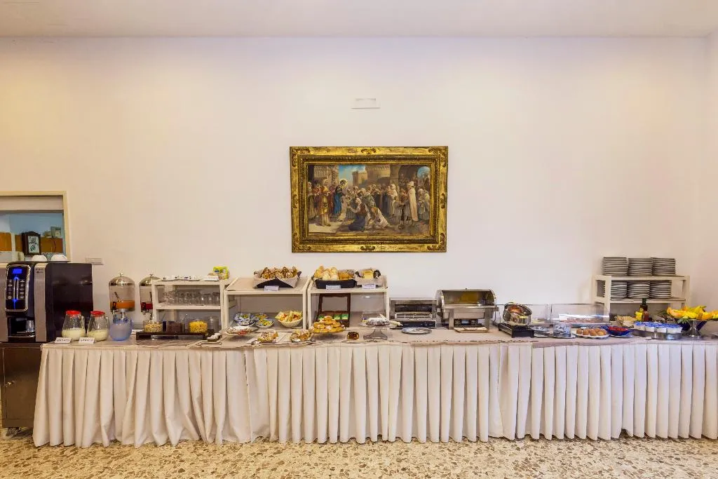 Restaurant, Sisters' Hostel, Naples